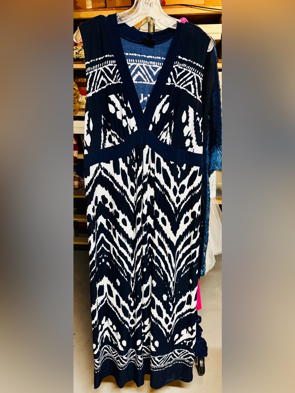Enfocus Studio Midnight Blue and White V-Neck Patterned  Maxi Dress